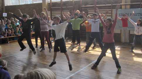 Tanz Klasse 4